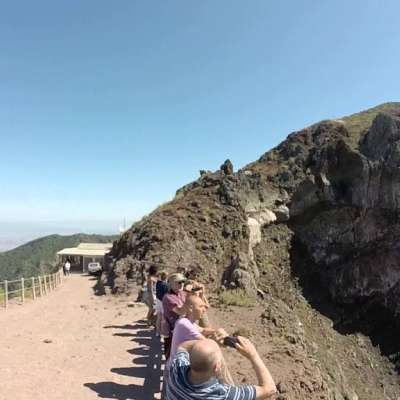 Mt. Vesuvius skip the line tour with easy lunch included