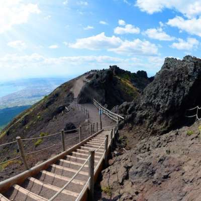 Mt. Vesuvius skip the line tour with easy lunch included