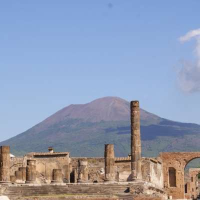 Pompeii and Mt. Vesuvius skip the line tour with easy lunch included