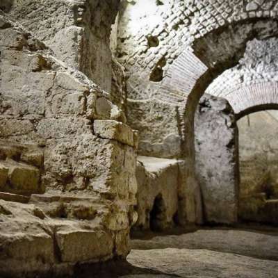 Naples walking tour and skip the line Underground Ruins