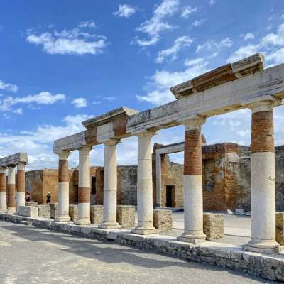Ancient Wonders: Pompeii & Herculaneum Guided Tour with Lunch