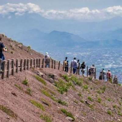 Pompeii and Mount Vesuvius Guided Experience with Skip-the-Line Entry and Lunch