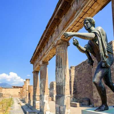 Pompeii and Vesuvius Guided Tour with Skip-the-Line Access & Wine Tasting