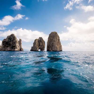 The best of Capri in 2 hours - boat tour around the island