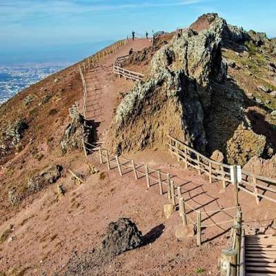 Vesuvius skip the line tour with Wine Tasting and lunch included
